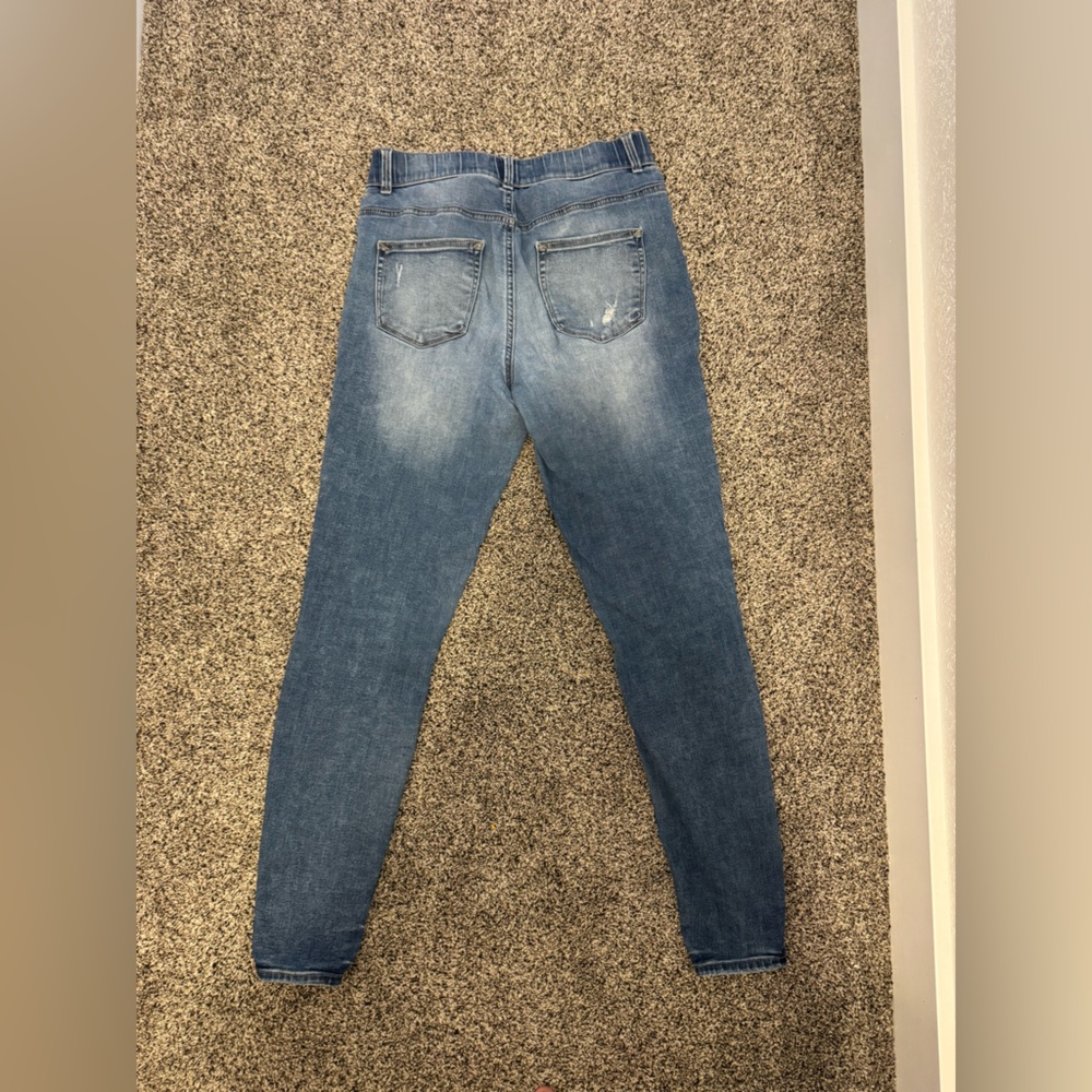 Maurice’s Super high-rise jeans - Picture 2 of 3